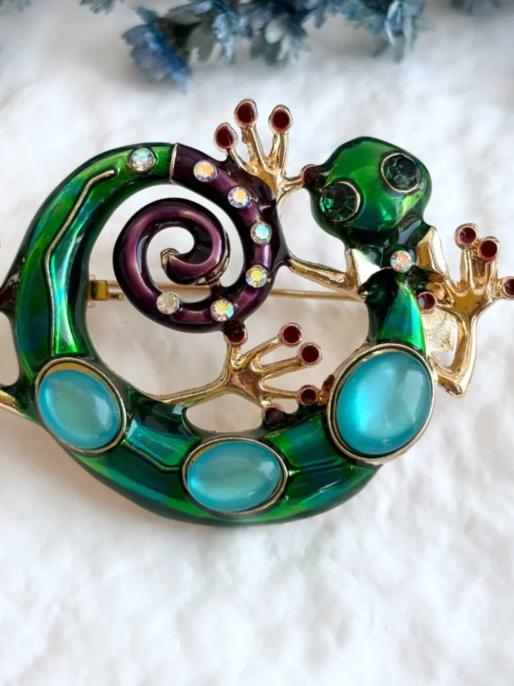 Gecko Lizard Figural Jelly Belly Green Enameled Vintage Inspired Brooch Pin